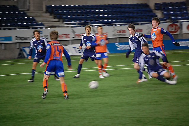  Kamp om ballen på CLS (Foto: Kai Magne Stokkeland)