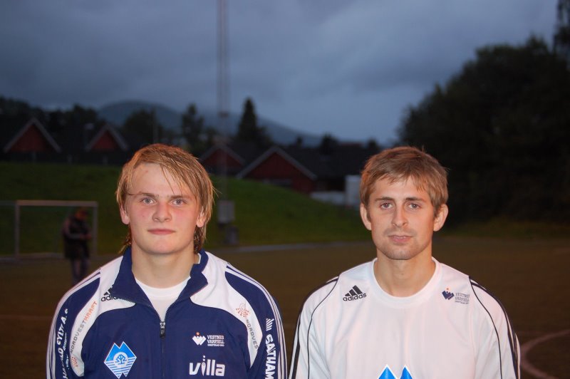 Elling Olafsen og Frank Nakken skåra mot Molde 3. Foto: Kai Magne Stokkeland