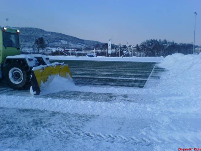 Vestnes idrettspark brøyting.