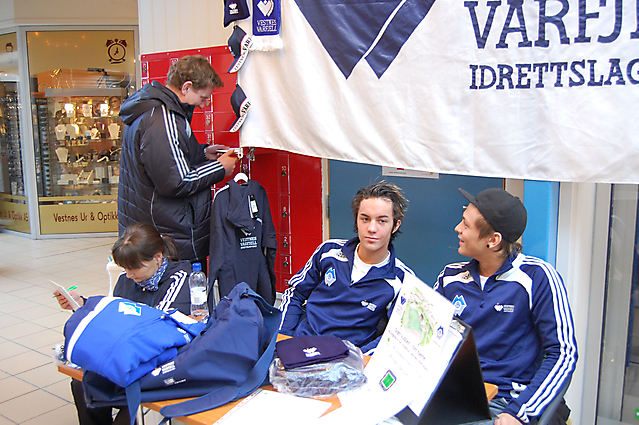 Marianne Sæter, Svein Kåre Stjern, Vegard Ellingseter og Tommy Kanishi. (Foto: Kai Magne Stokkeland)