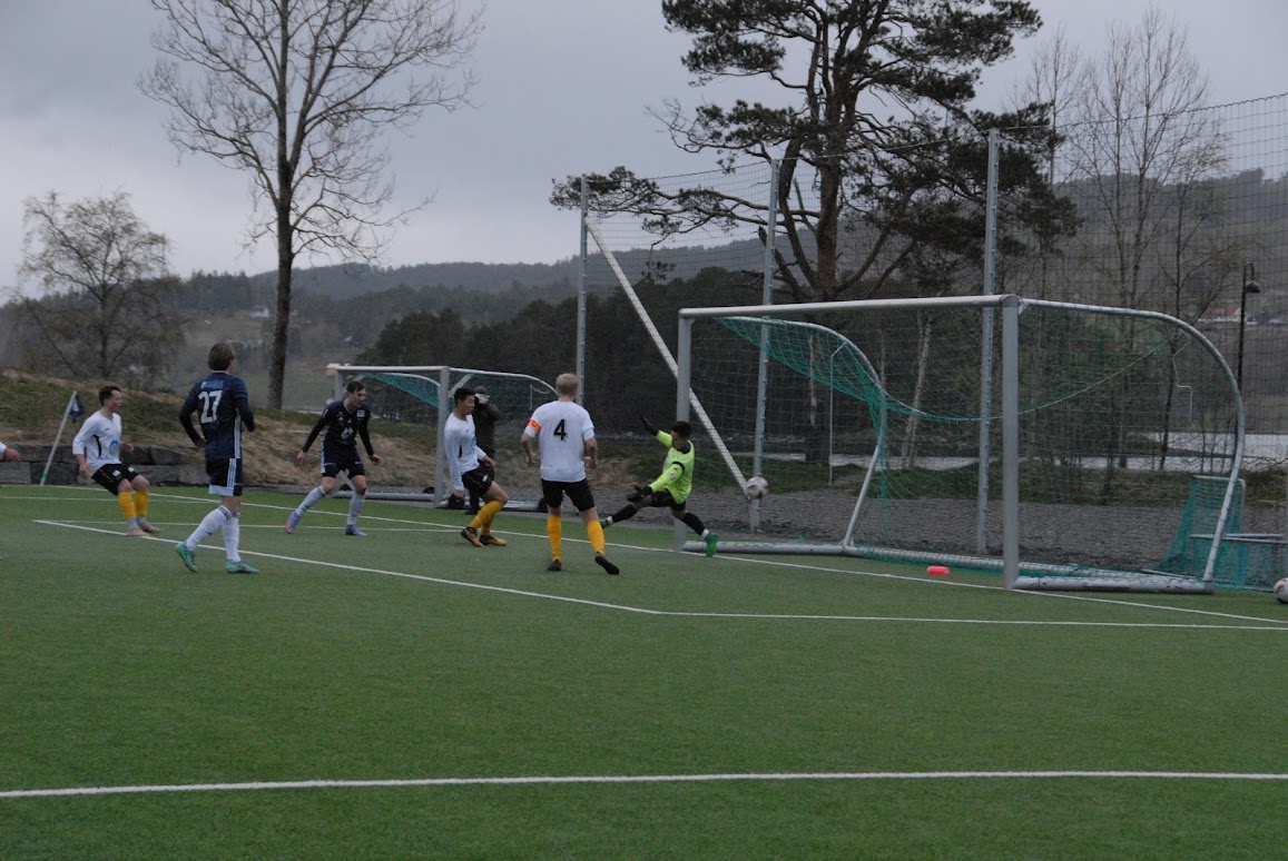 2-1: Knut Stian Eik headar i mål.