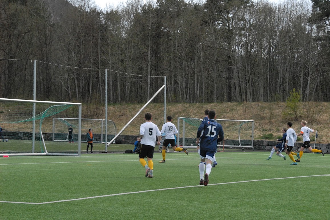 1-0: Håvard Nybråten set ballen forbi keeper.